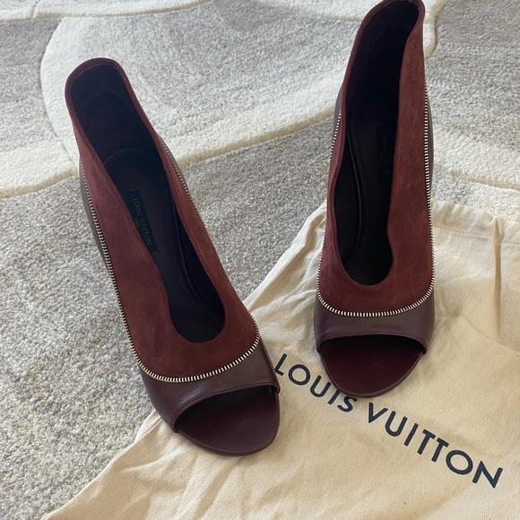 Louis Vuitton burgundy perfecto heels - Picture 6 of 8
